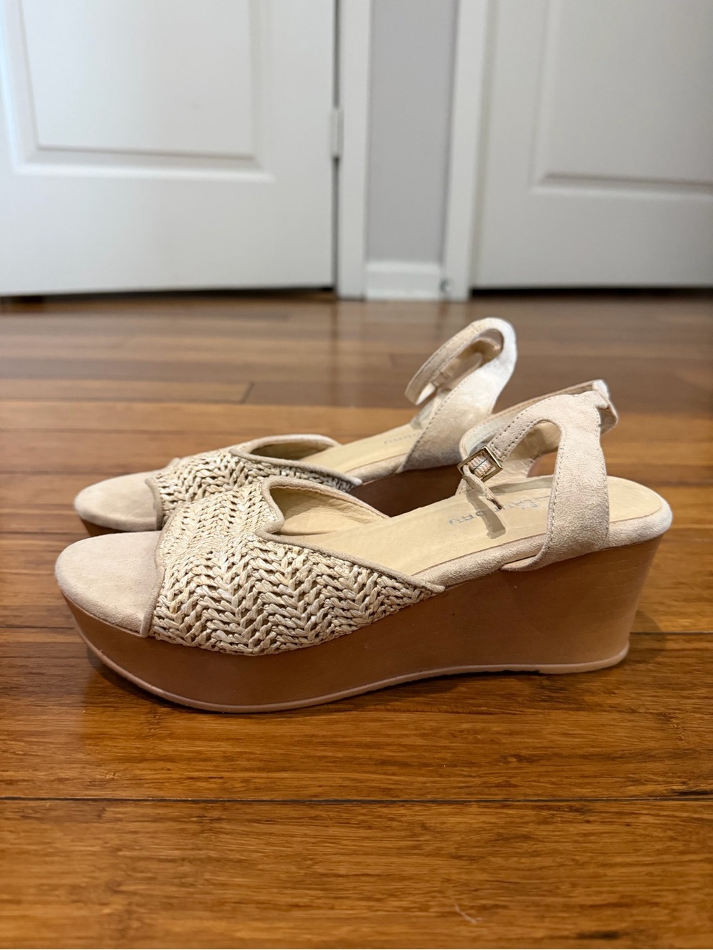 CL by Laundry Beige Braided Wedge Sandals 7 US